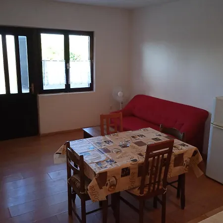 Апартаменты Front With Terrace And View Aprtment Mare Ждрелац