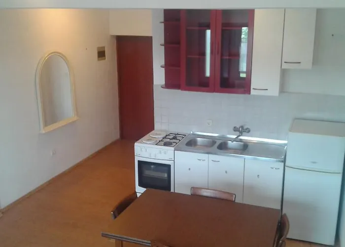 Front With View Aprtment Pasman Apartamento