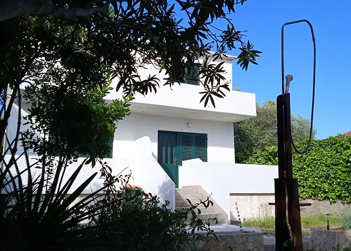Apartment Front With View Aprtment Pasman